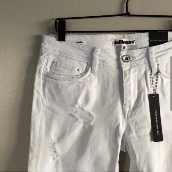 NWT Dollhouse White Bermuda Shorts - Picture 4 of 13